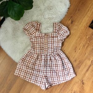 Peter Pan Neckline Puff Sleeve Romper